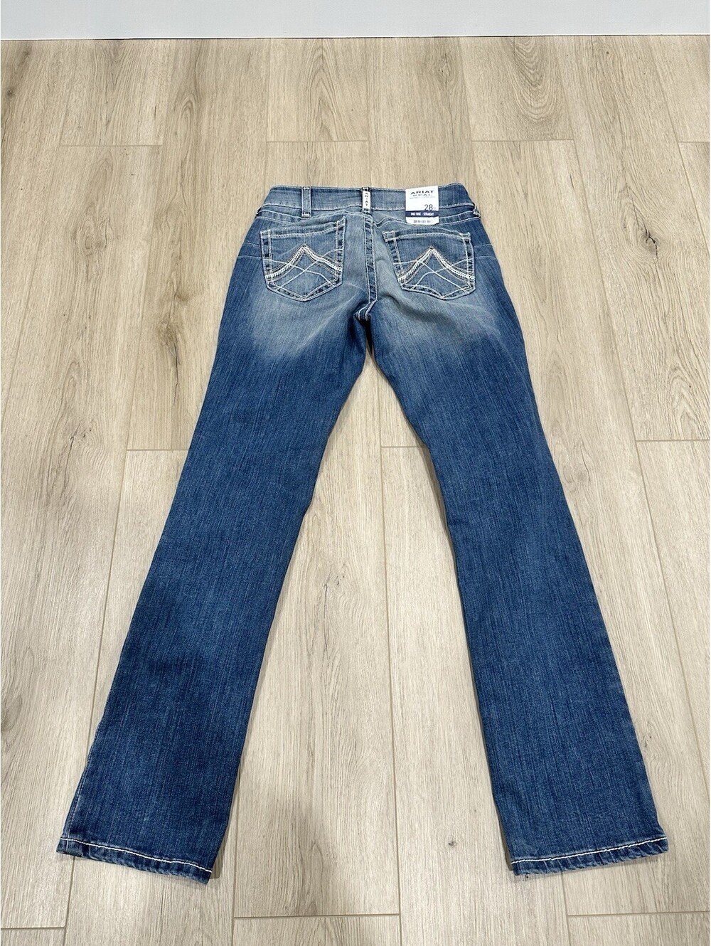 NWT ARIAT REAL DENIM Women 28R Mid Rise Straight Jeans
